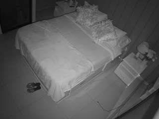 voyeurcam-casa-salsa-bedroom-7 camsoda