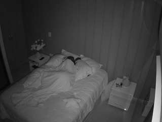le modèle voyeurcam-casa-salsa-bedroom-7 est en webcam porno dans un show sur le site camsoda, il possède les tags suivants: black hair,flash,flashing,full nudity,hidden cam,mixed,pov,sexwebcam,voyeur,hd