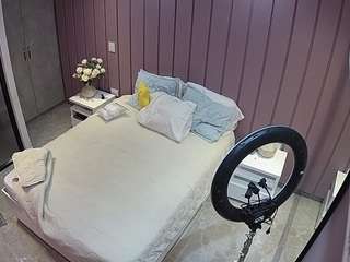 Dieses Model ist jetzt live. voyeurcam-casa-salsa-bedroom-7