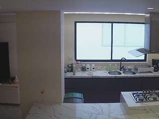 このモデルは現在ライブ中です。 voyeurcam-casa-salsa-kitchen