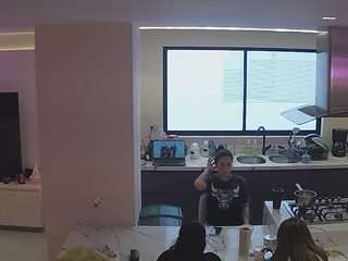 Ce modèle est en direct maintenant. voyeurcam-casa-salsa-kitchen