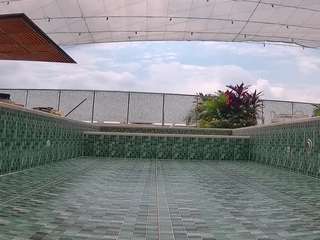 camsoda voyeurcam-casa-salsa-pool-1