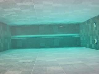 このモデルは現在ライブ中です。 voyeurcam-casa-salsa-pool-1