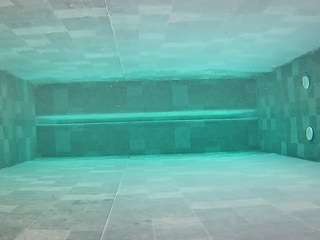 このモデルは現在ライブ中です。 voyeurcam-casa-salsa-pool-1