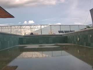 voyeurcam-casa-salsa-pool-1