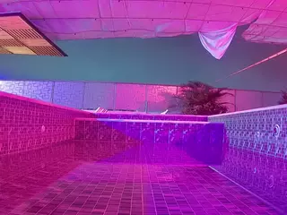 voyeurcam-casa-salsa-pool-1's Live Sex Cam Show