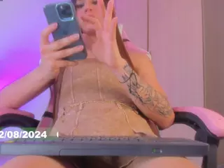 chloebigcock's Live Sex Cam Show