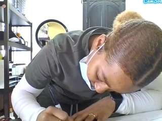 xiomarahoney's CamSoda show and profile