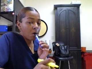 xiomarahoney's CamSoda show and profile