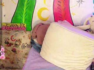 Zorra-violeta live webcam show