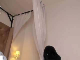  adhara-wlliams chat room