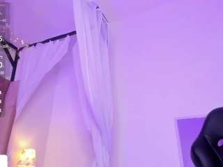 adhara-wlliams Live Webcam on {site_name}