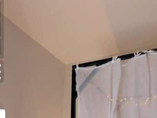 adhara-wlliams Live Webcam on {site_name}