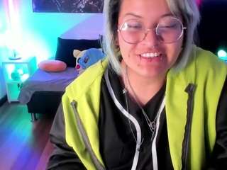 lucky-leah webcam model