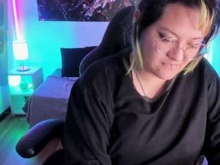 lucky-leah Live Webcam on CamSoda