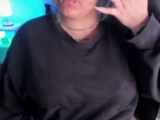 lucky-leah's CamSoda show and profile