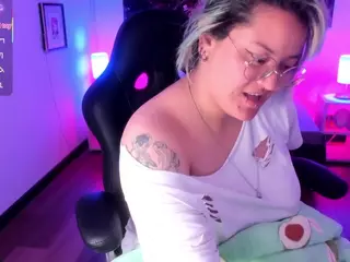 lucky-leah's Live Sex Cam Show
