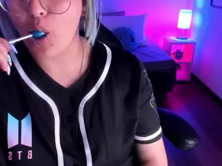 lucky-leah's Live Sex Cam Show