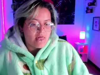 lucky-leah's Live Sex Cam Show