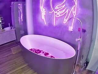 camsoda voyeurcam-casa-salsa-bathtub-pov