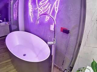 camsoda voyeurcam-casa-salsa-bathtub-pov