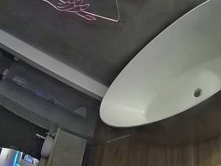 camsoda voyeurcam-casa-salsa-bathtub-pov