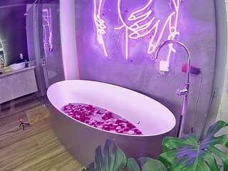 camsoda voyeurcam-casa-salsa-bathtub-pov