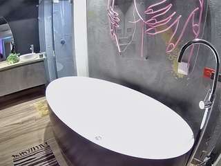 Sexy Women Bath camsoda voyeurcam-casa-salsa-bathtub-pov