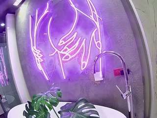 Danii Banks Shower camsoda voyeurcam-casa-salsa-bathtub-pov