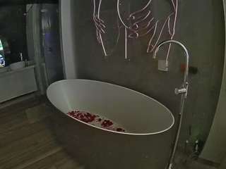 camsoda voyeurcam-casa-salsa-bathtub-pov