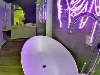 voyeurcam-casa-salsa-bathtub-pov camsoda