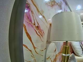 Este modelo está ao vivo agora. voyeurcam-casa-salsa-bathtub-pov