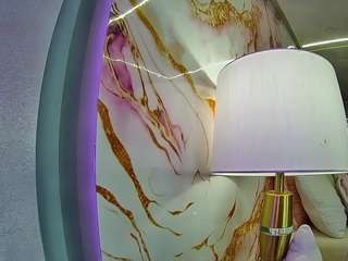 Ten model jest teraz na żywo. voyeurcam-casa-salsa-bathtub-pov