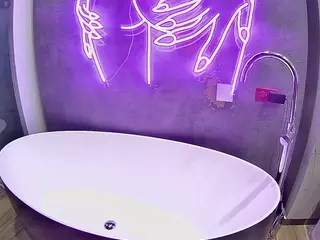 voyeurcam-casa-salsa-bathtub-pov's Live Sex Cam Show