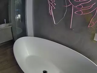 voyeurcam-casa-salsa-bathtub-pov's Live Sex Cam Show