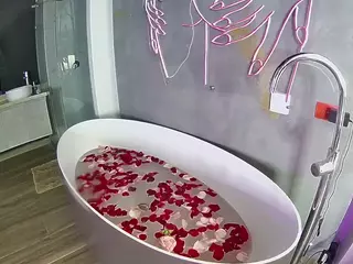 voyeurcam-casa-salsa-bathtub-pov's Live Sex Cam Show