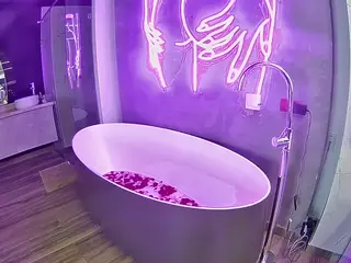 voyeurcam-casa-salsa-bathtub-pov's Live Sex Cam Show