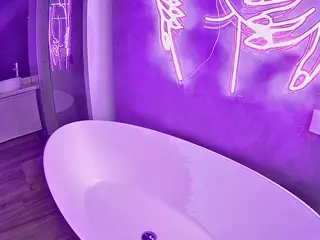 voyeurcam-casa-salsa-bathtub-pov's Live Sex Cam Show