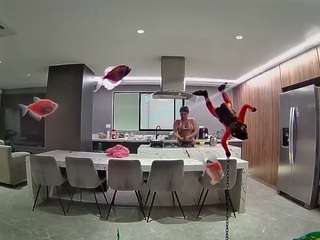 voyeurcam-casa-salsa-fishtank