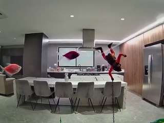 voyeurcam-casa-salsa-fishtank
