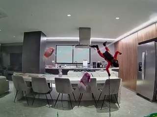 voyeurcam-casa-salsa-fishtank