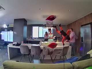 voyeurcam-casa-salsa-fishtank