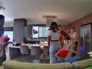voyeurcam-casa-salsa-fishtank
