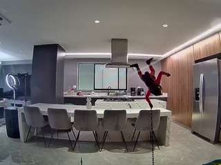voyeurcam-casa-salsa-fishtank