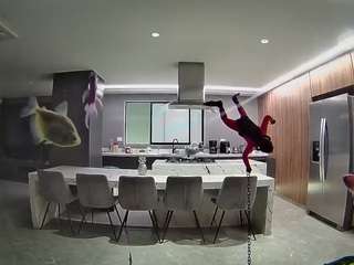 voyeurcam-casa-salsa-fishtank