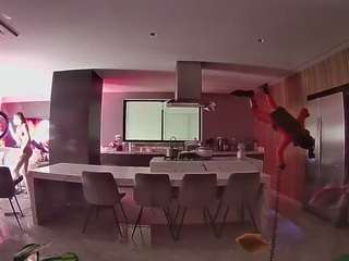voyeurcam-casa-salsa-fishtank