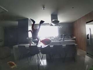 voyeurcam-casa-salsa-fishtank