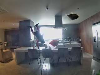 voyeurcam-casa-salsa-fishtank