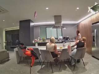 voyeurcam-casa-salsa-fishtank