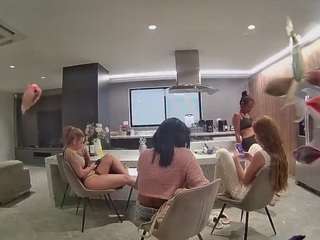 voyeurcam-casa-salsa-fishtank
